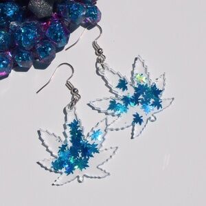 Weed Leaf Design Earrings